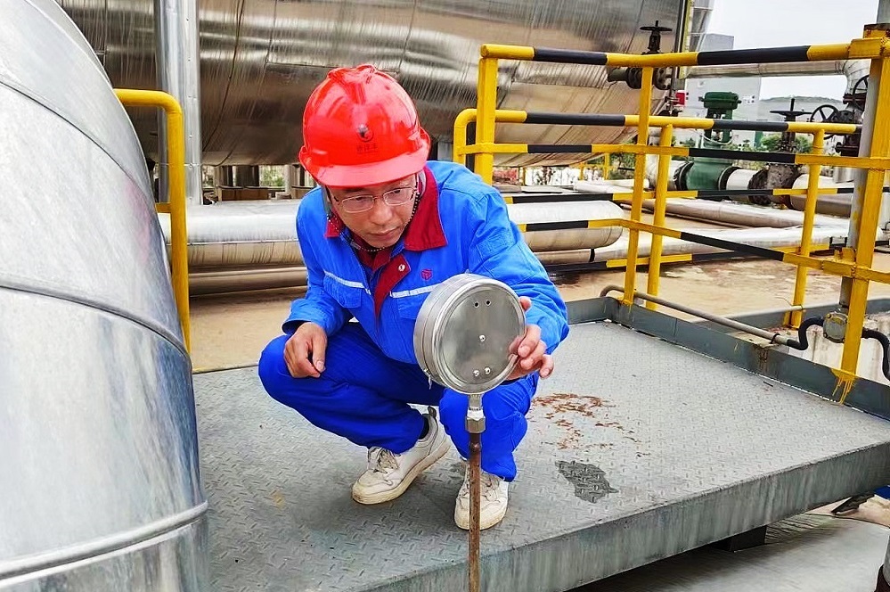 2021年度集团劳动模范、宜昌加拿大pc28预测硫酸厂硫酸车间主任吴启国吴启国.jpg